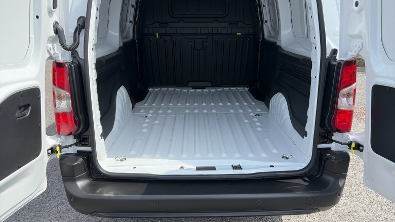 Vauxhall Combo Cargo Combo Xl Diesel 1.5 Turbo D 100ps Prime Plus H1 Van